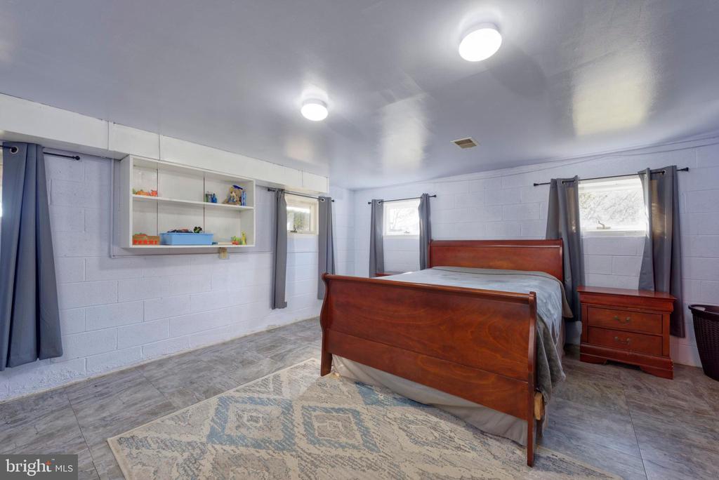 4392 CARRINGTON ROAD