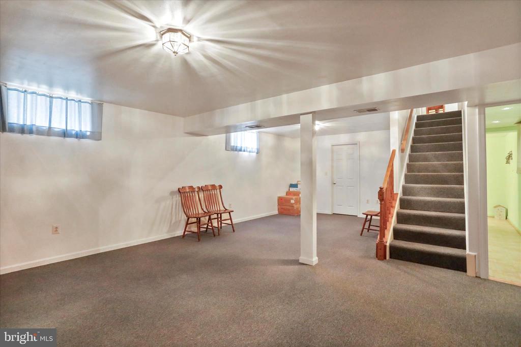 9387 COVENANT HILL LANE