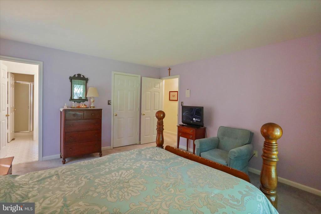 9387 COVENANT HILL LANE
