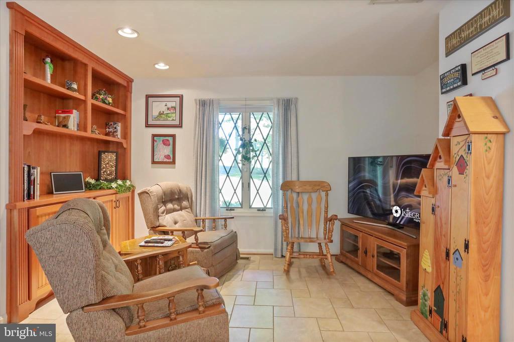 9387 COVENANT HILL LANE