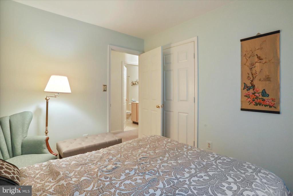 9387 COVENANT HILL LANE
