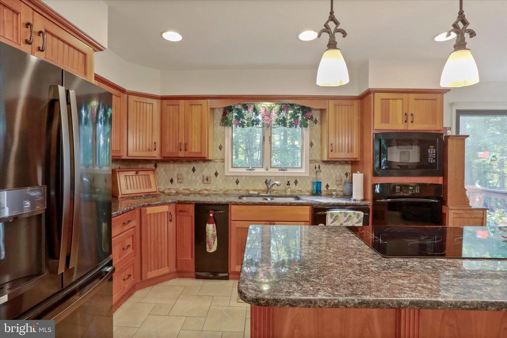 9387 COVENANT HILL LANE