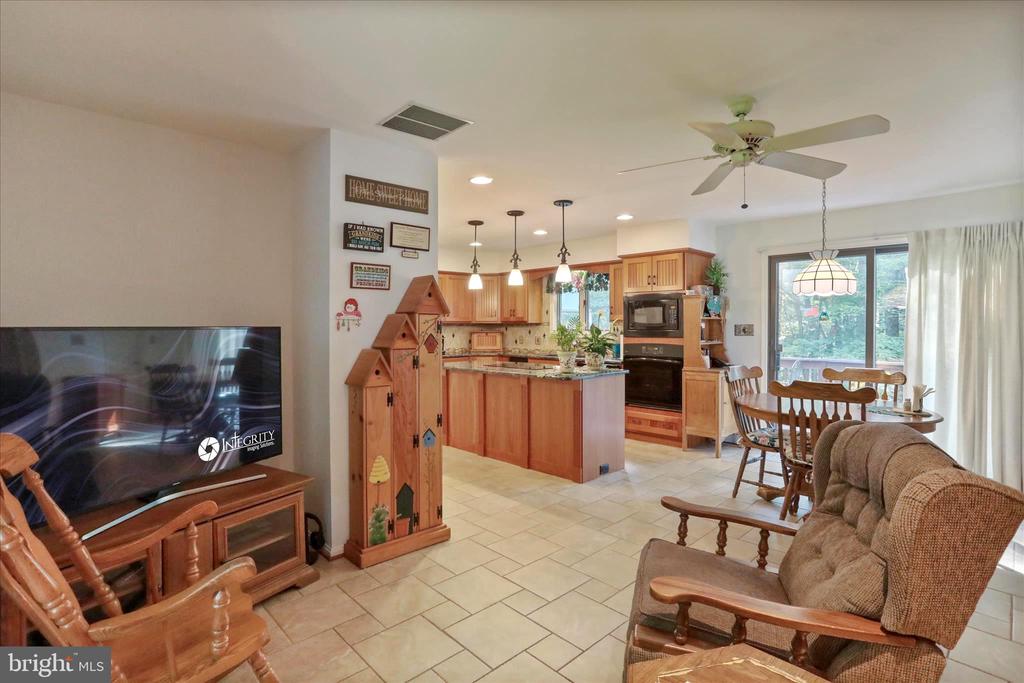 9387 COVENANT HILL LANE