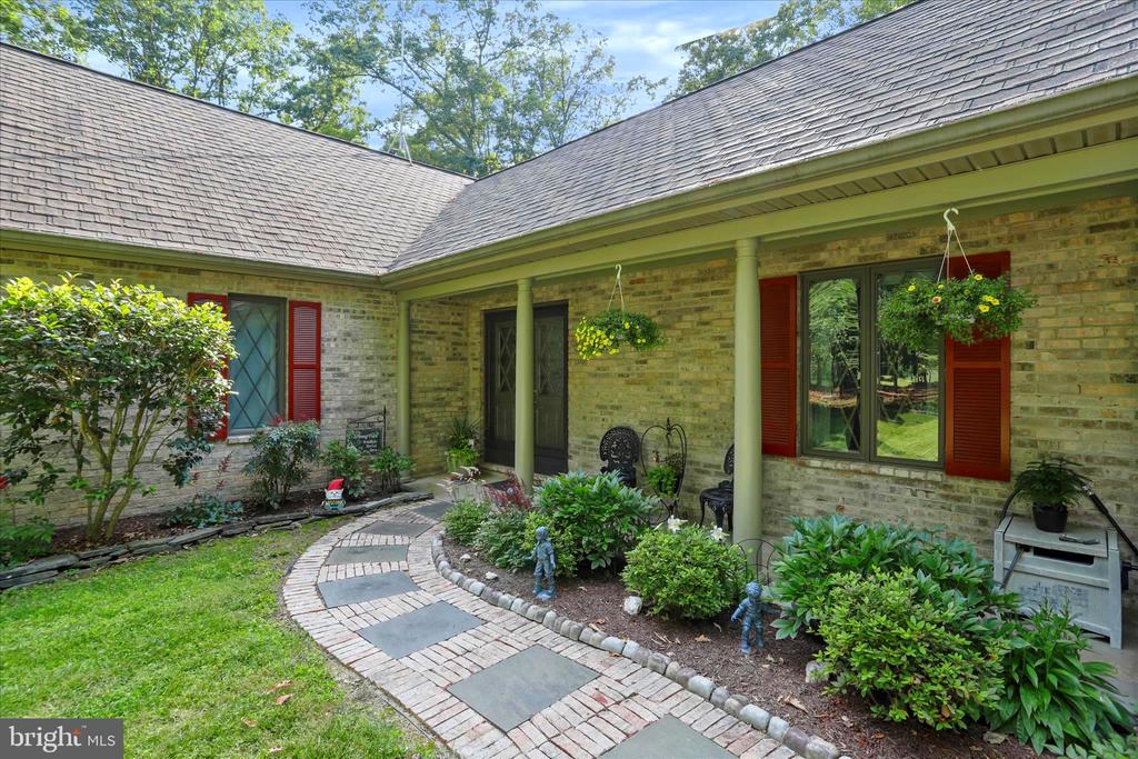 9387 COVENANT HILL LANE