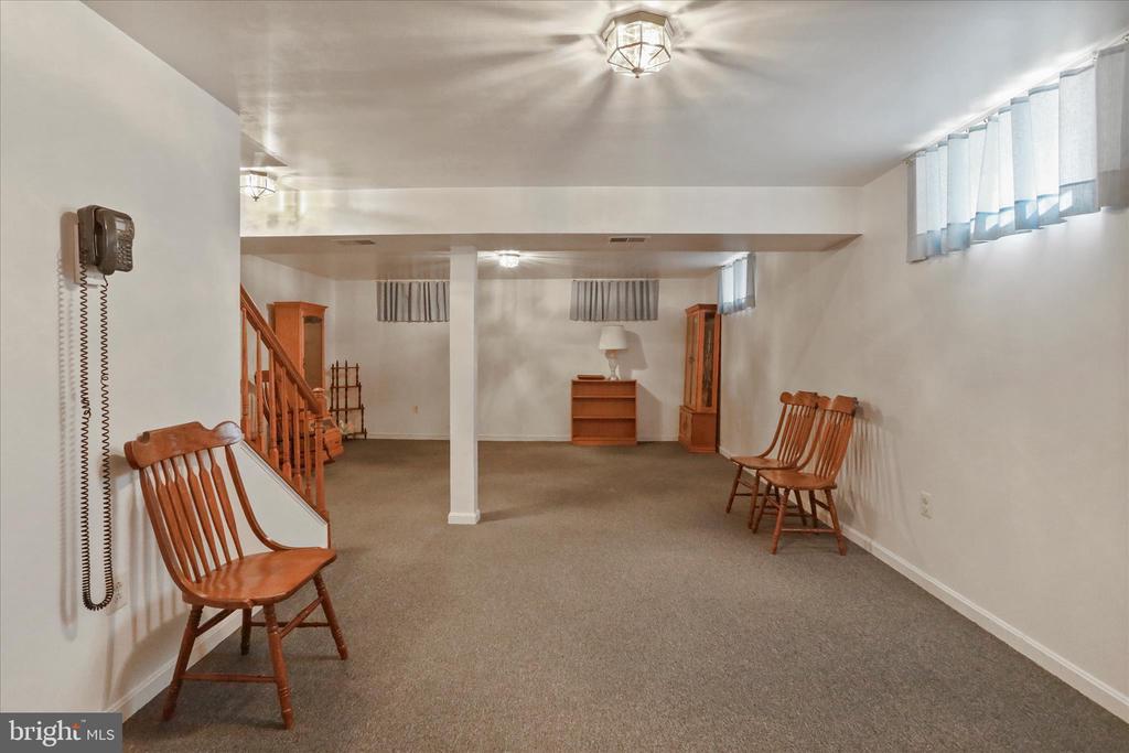 9387 COVENANT HILL LANE