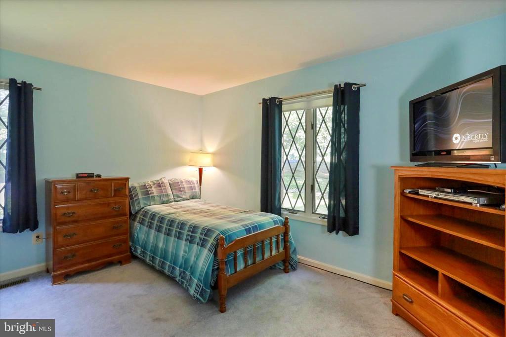 9387 COVENANT HILL LANE