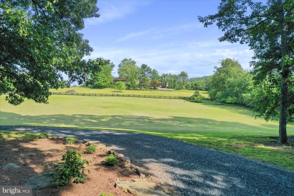9387 COVENANT HILL LANE