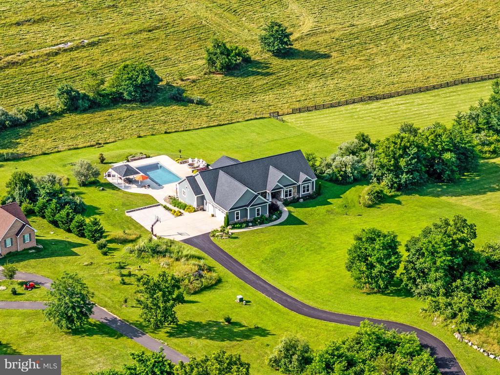 374 STONYMEADE DRIVE