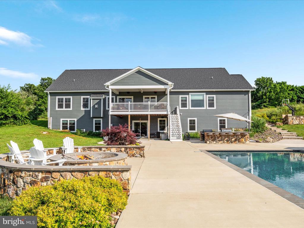 374 STONYMEADE DRIVE