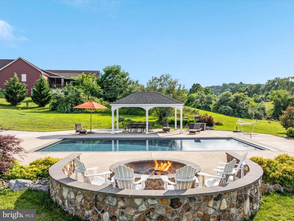 374 STONYMEADE DRIVE