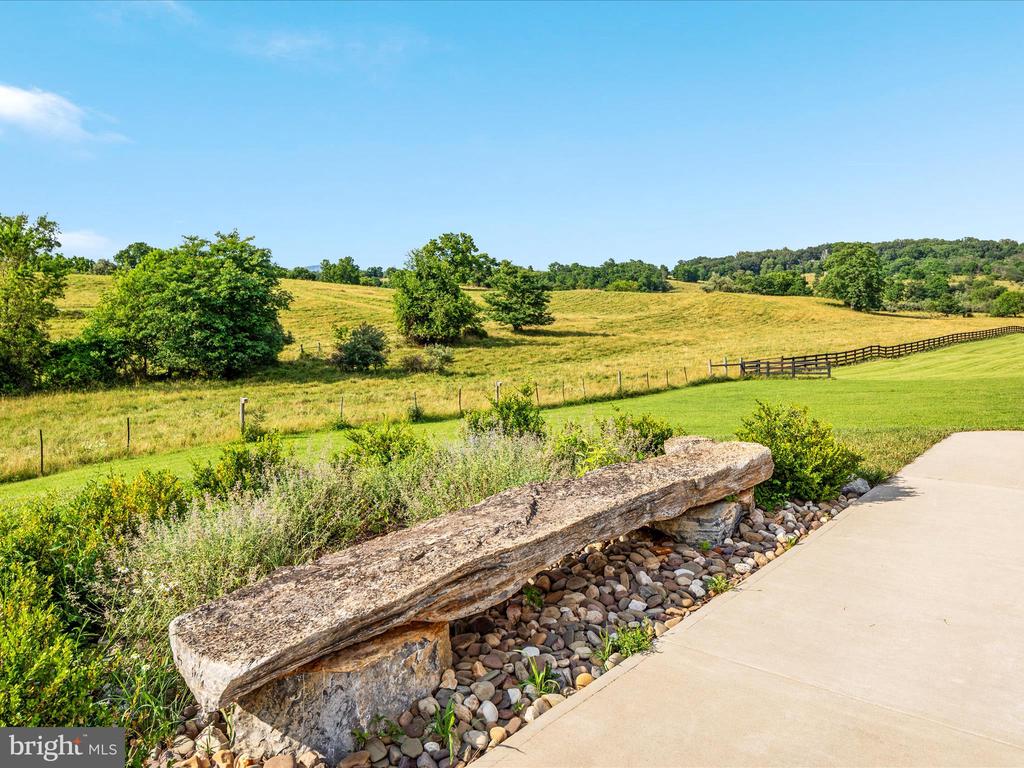374 STONYMEADE DRIVE