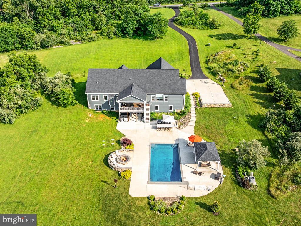 374 STONYMEADE DRIVE