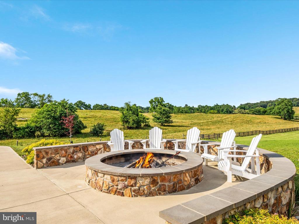 374 STONYMEADE DRIVE
