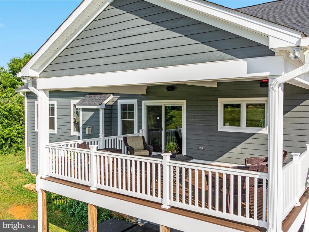 374 STONYMEADE DRIVE