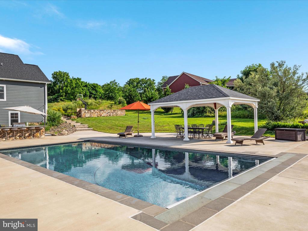 374 STONYMEADE DRIVE