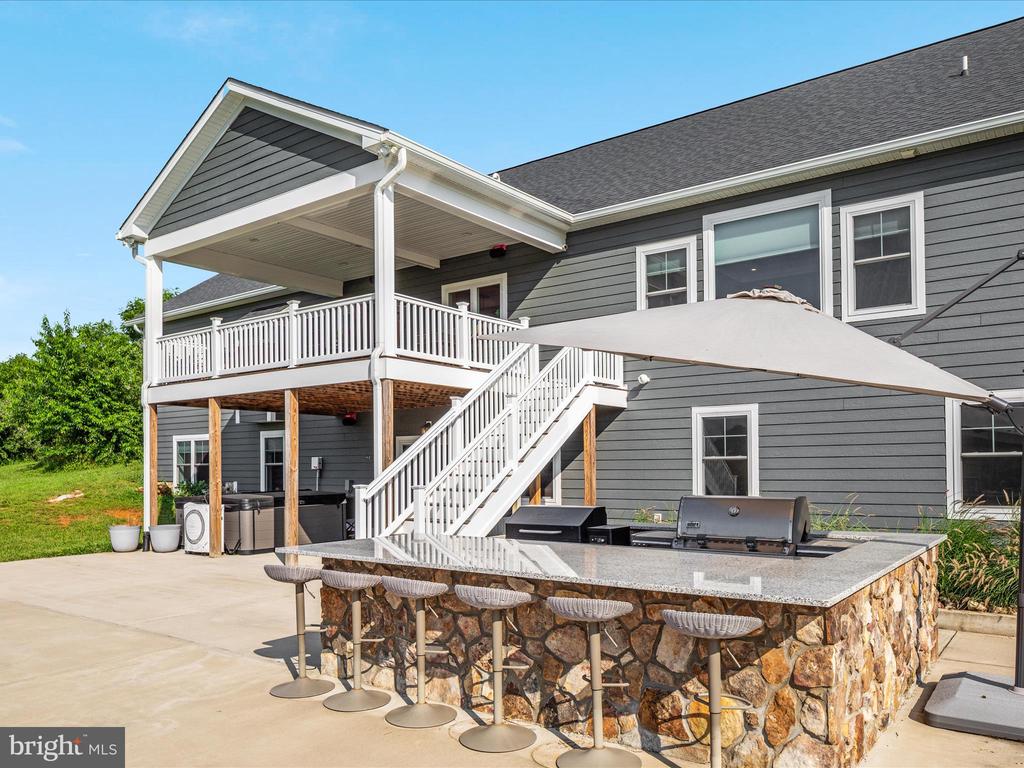 374 STONYMEADE DRIVE