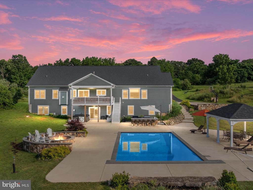 374 STONYMEADE DRIVE