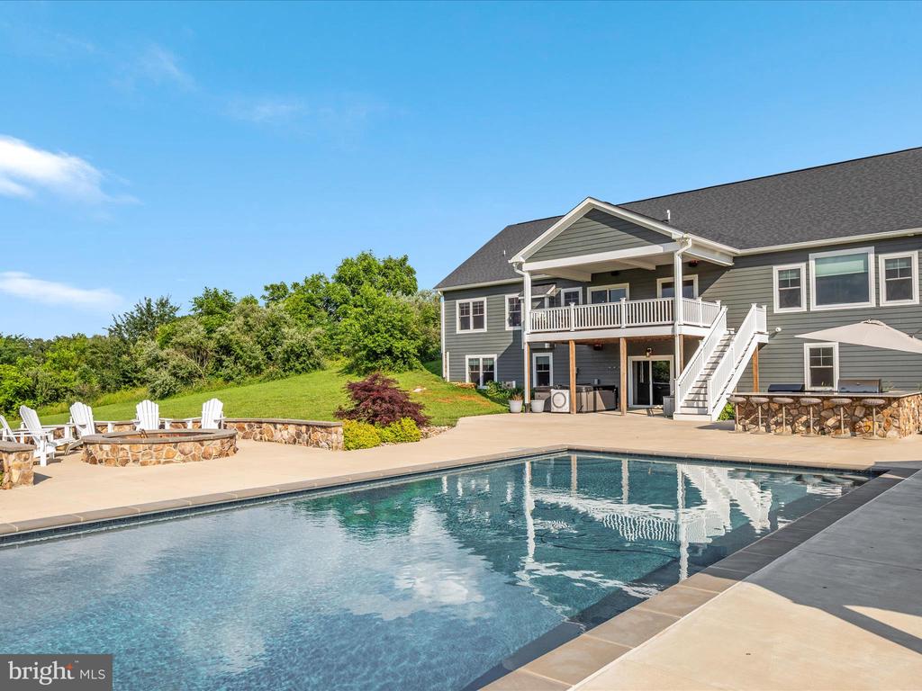 374 STONYMEADE DRIVE