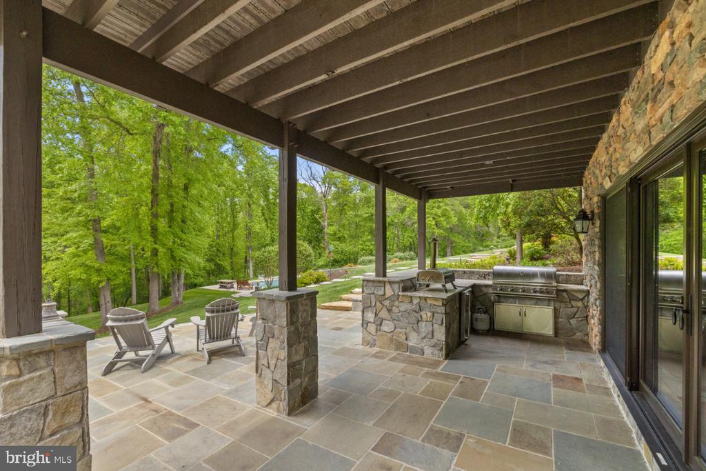 23533 LIGHT HORSE COURT