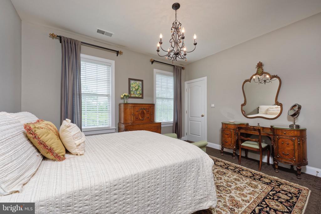 23533 LIGHT HORSE COURT