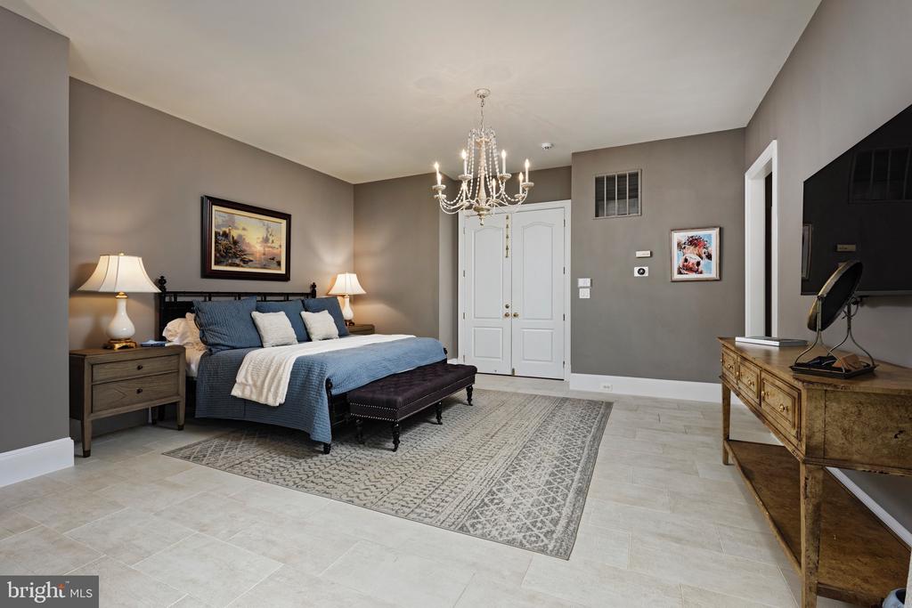 23533 LIGHT HORSE COURT