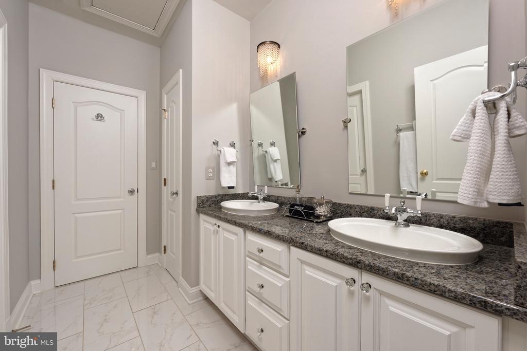 23533 LIGHT HORSE COURT