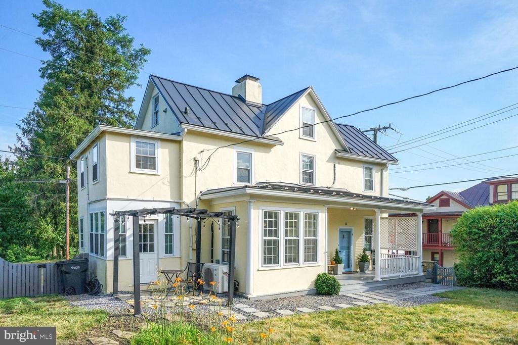 11 S LIBERTY STREET