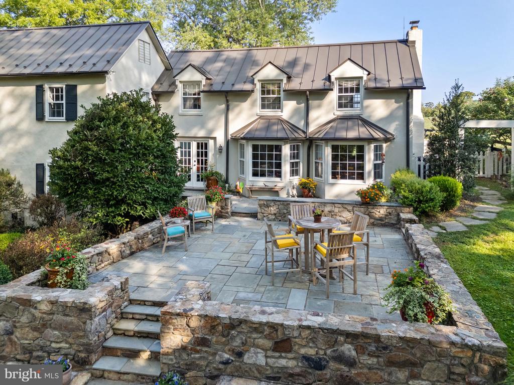 22780 FOXCROFT ROAD