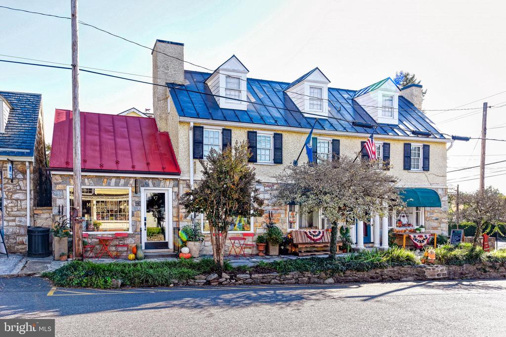 17 S MADISON STREET