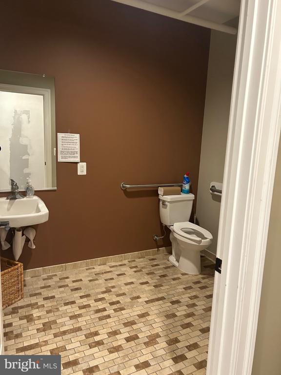 119 THE PLAINS ROAD Unit: SUITE 100