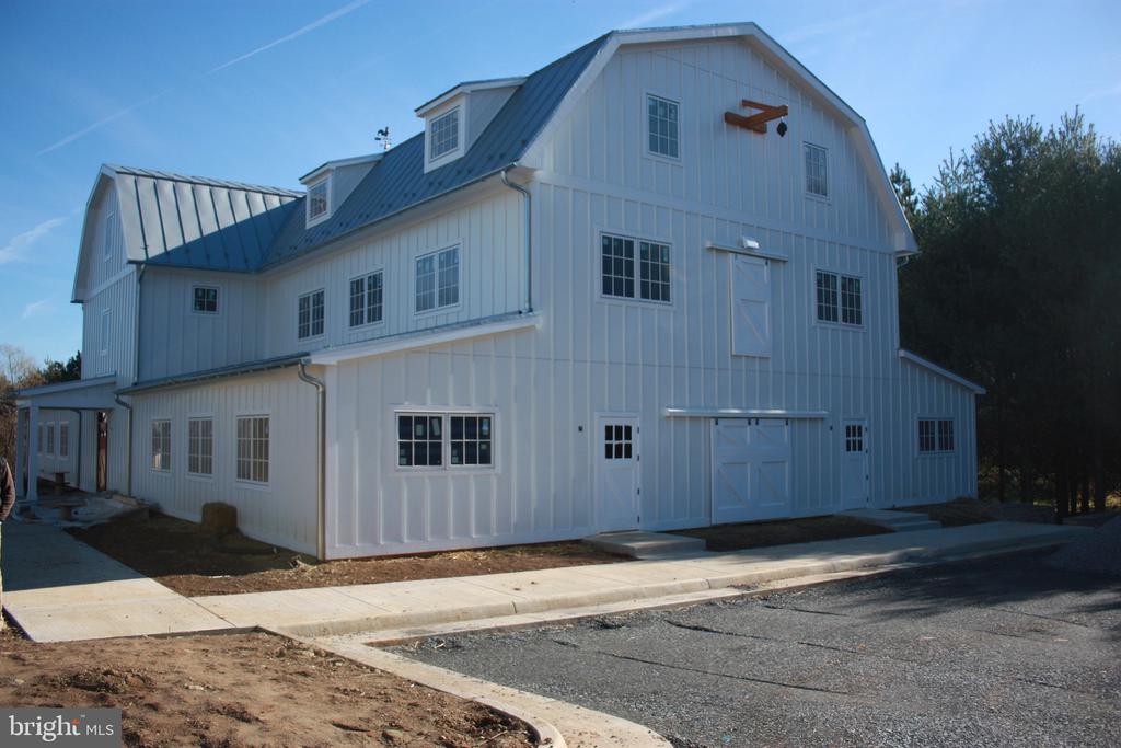119 THE PLAINS ROAD Unit: SUITE 100