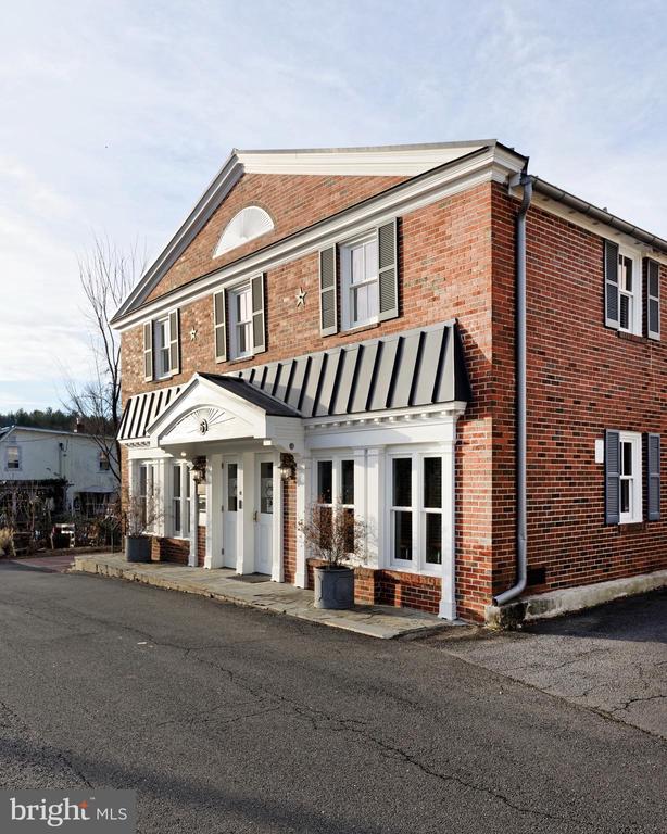 6 PENDLETON STREET