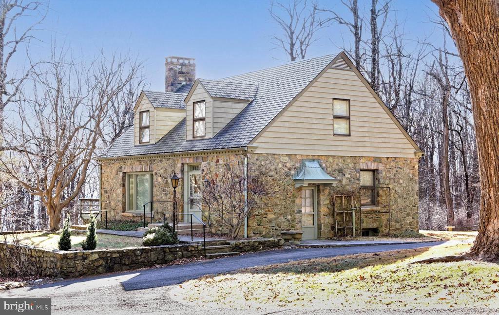 32843 MOUNT WEATHER ROAD