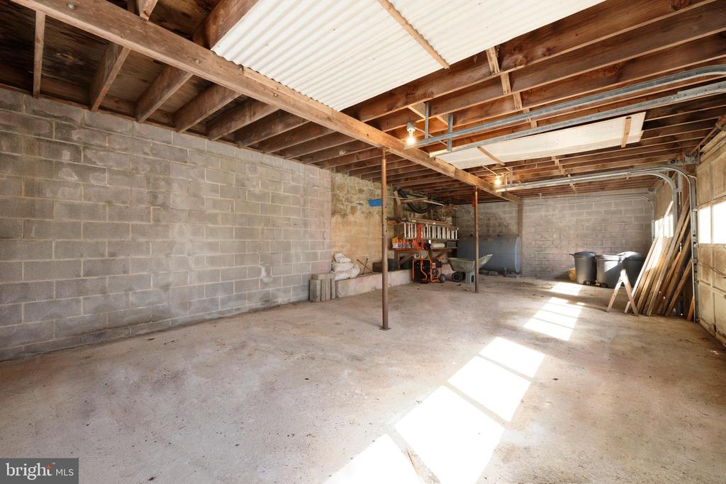 32843 MOUNT WEATHER ROAD