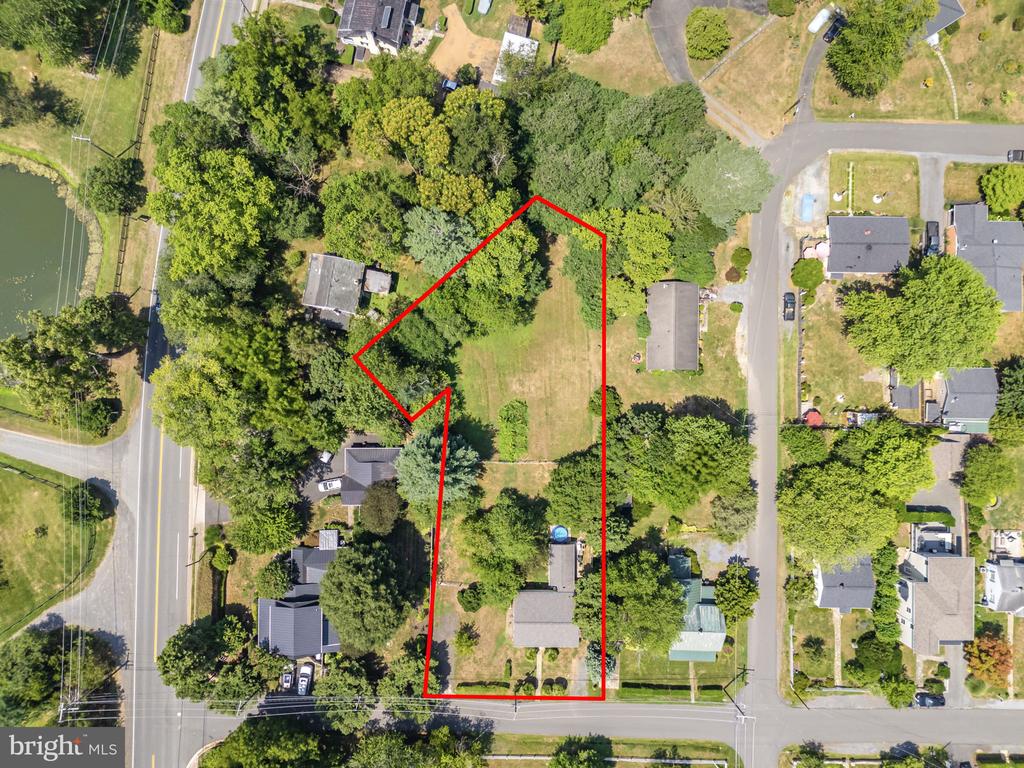 LOT B - CHESTNUT STREET
