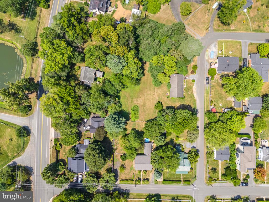 LOT B - CHESTNUT STREET
