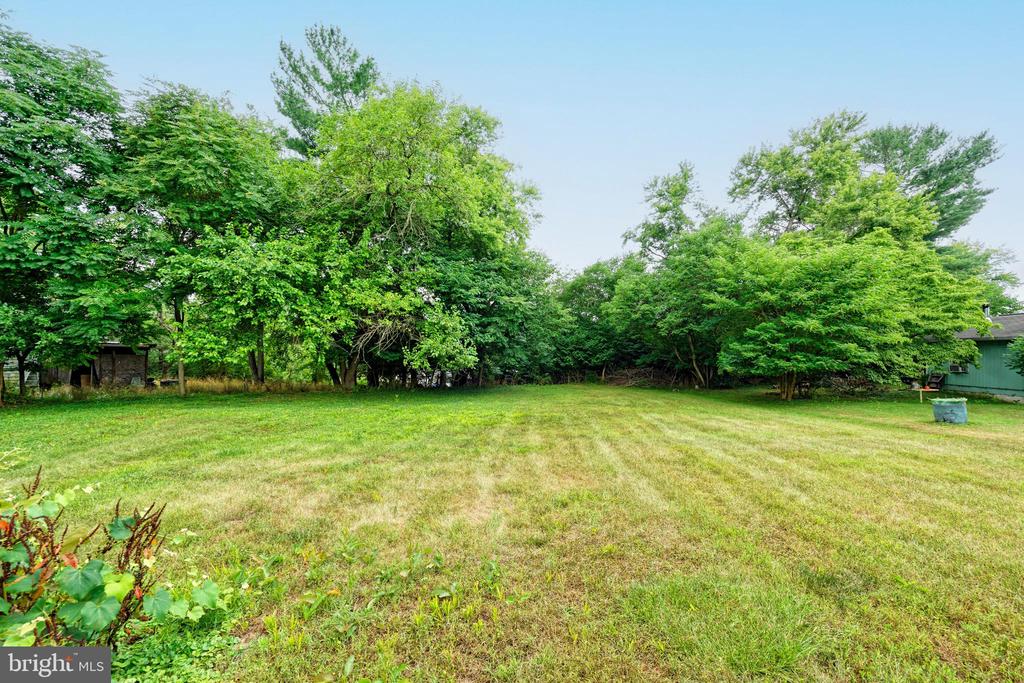 LOT B - CHESTNUT STREET