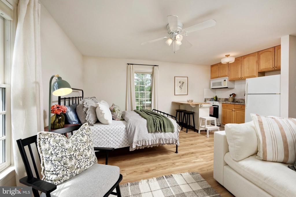 20084 WOODTRAIL ROAD
