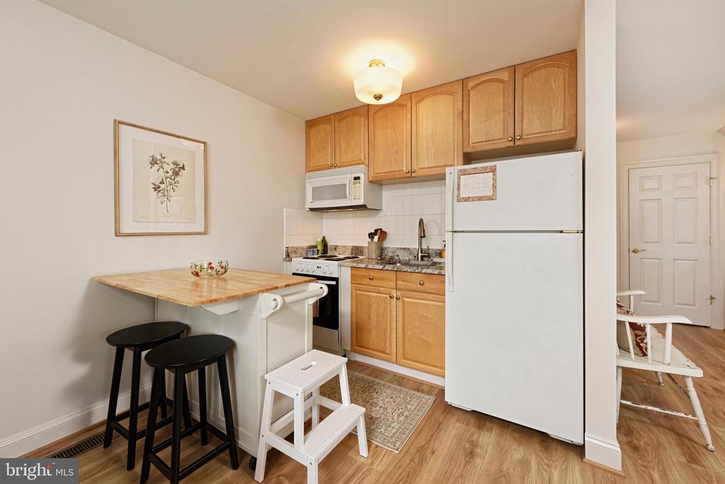 20084 WOODTRAIL ROAD