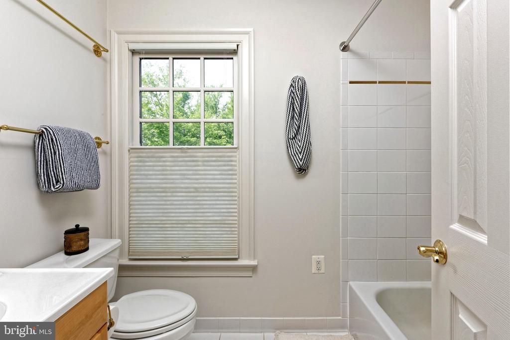 20084 WOODTRAIL ROAD