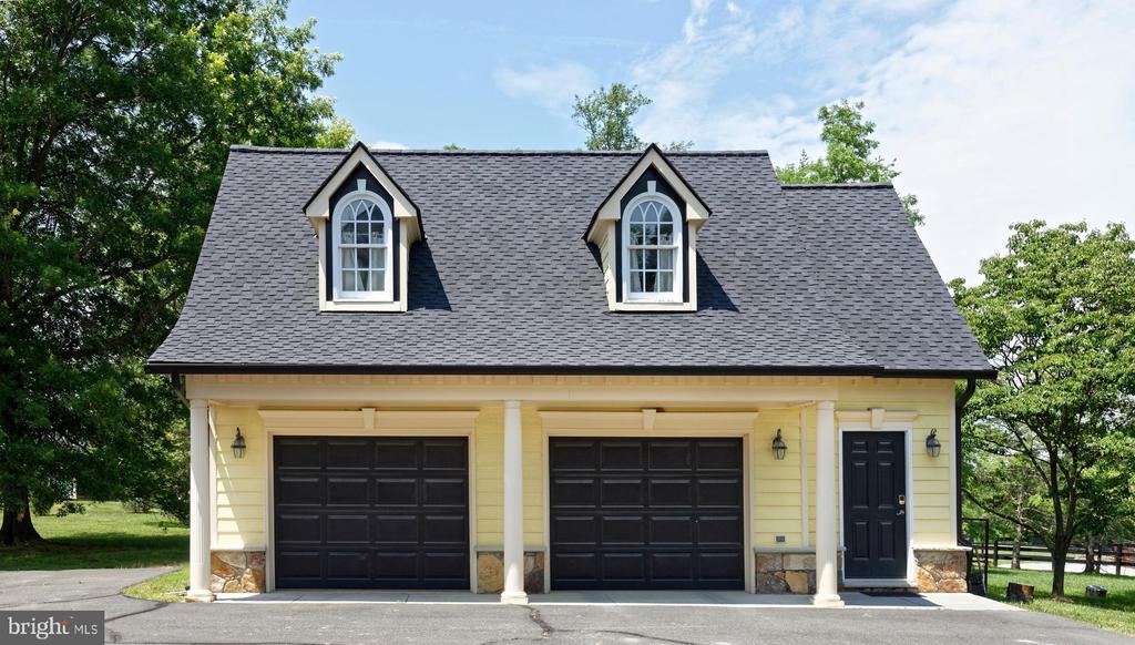 20084 WOODTRAIL ROAD