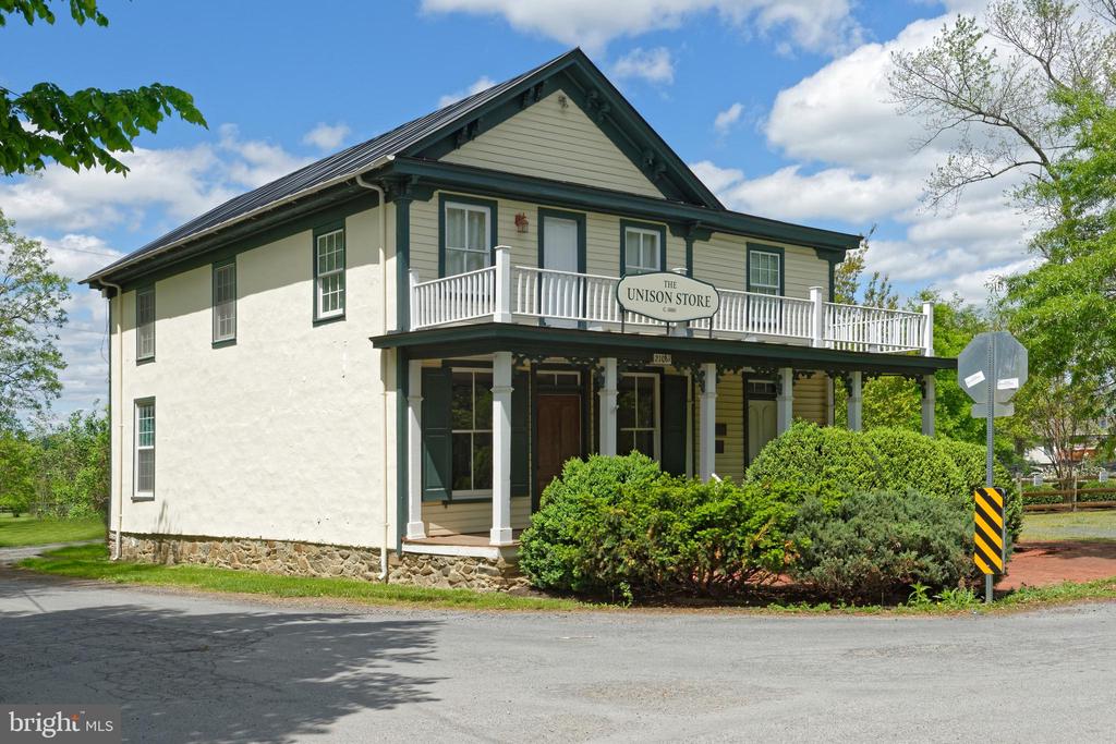20084 WOODTRAIL ROAD