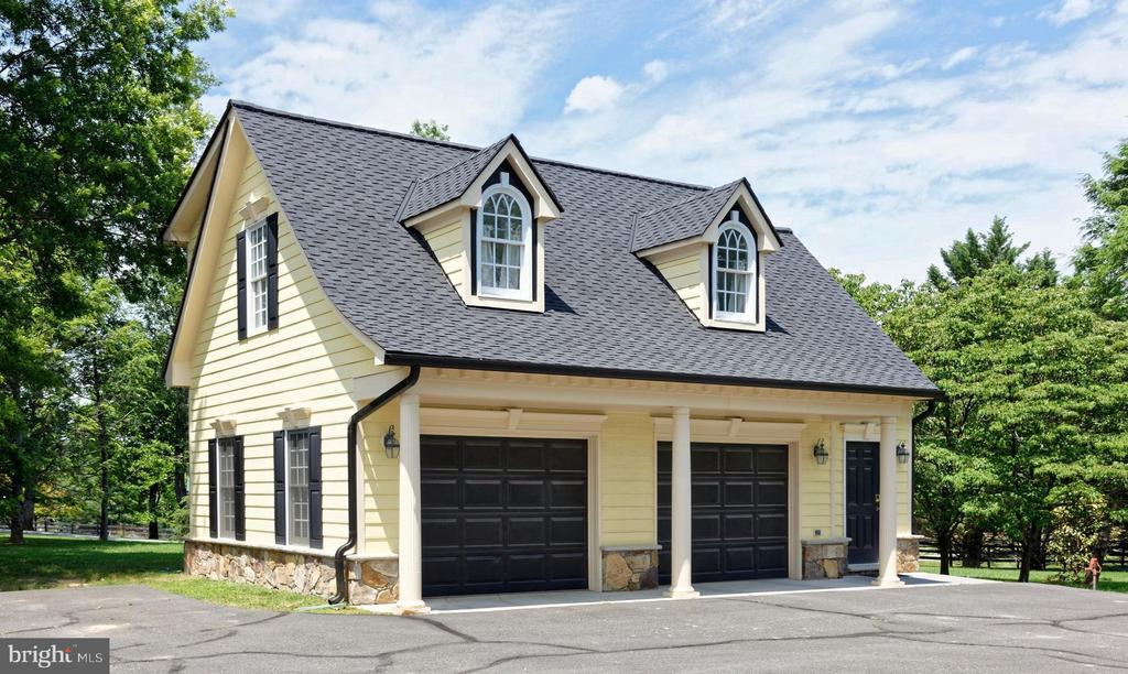 20084 WOODTRAIL ROAD