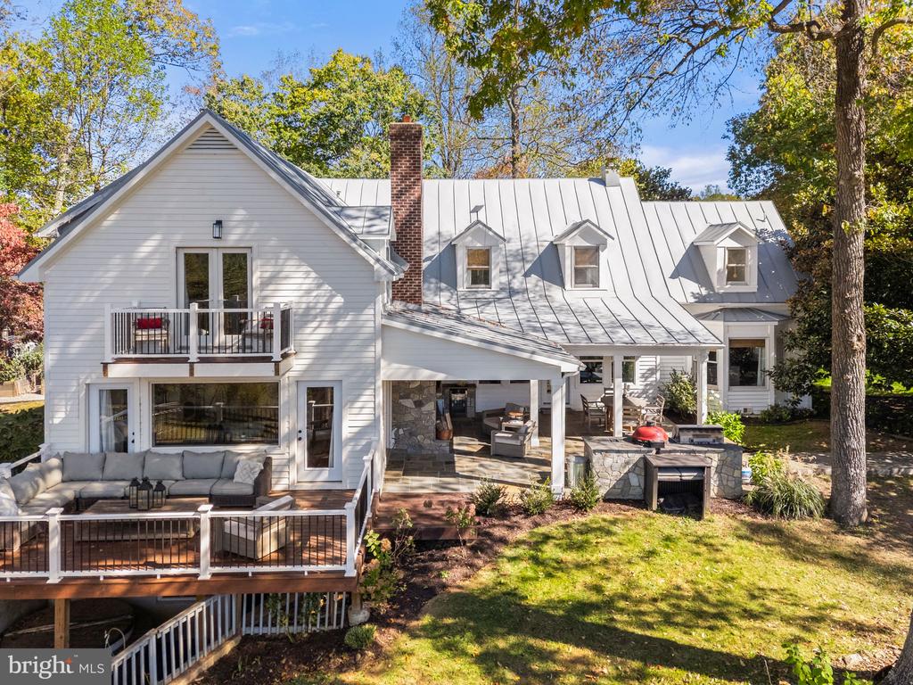1709 NORTH POES ROAD
