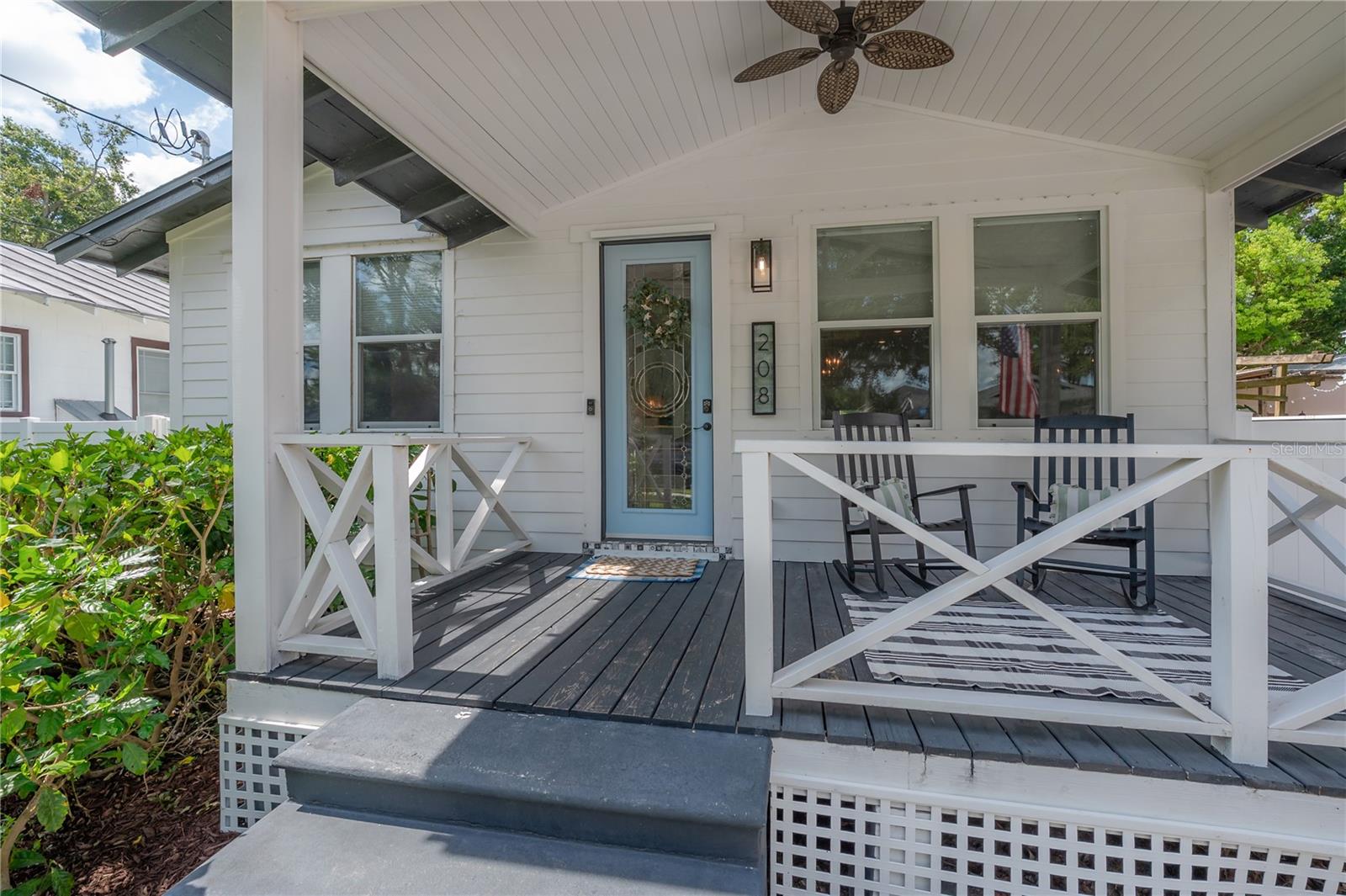 208 W FLORIBRASKA AVE