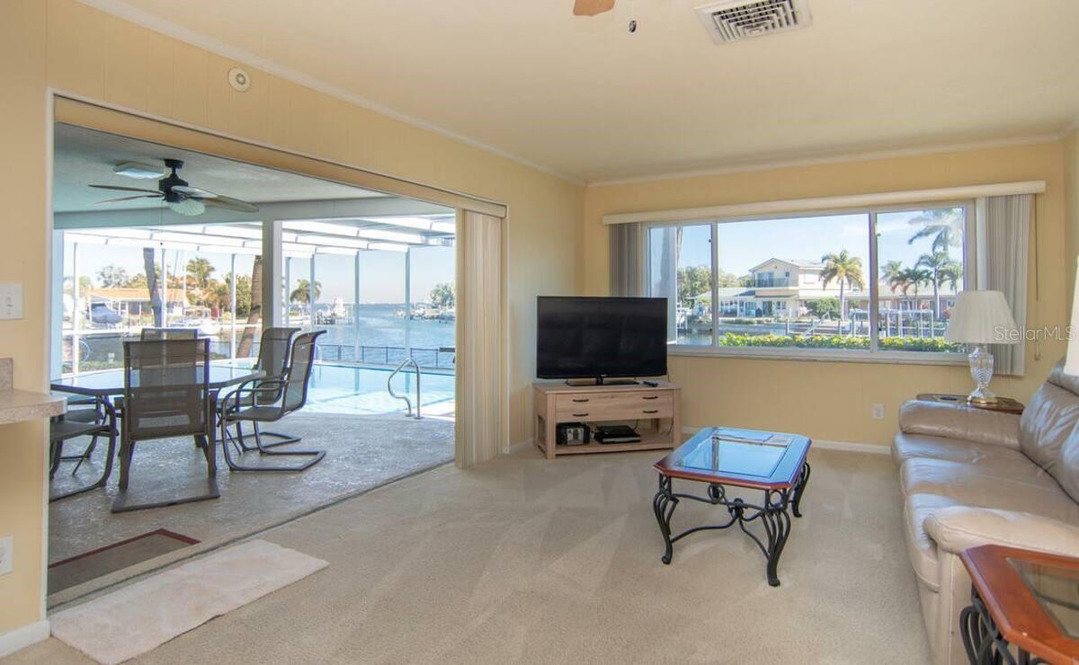 2096 MASSACHUSETTS AVE NE