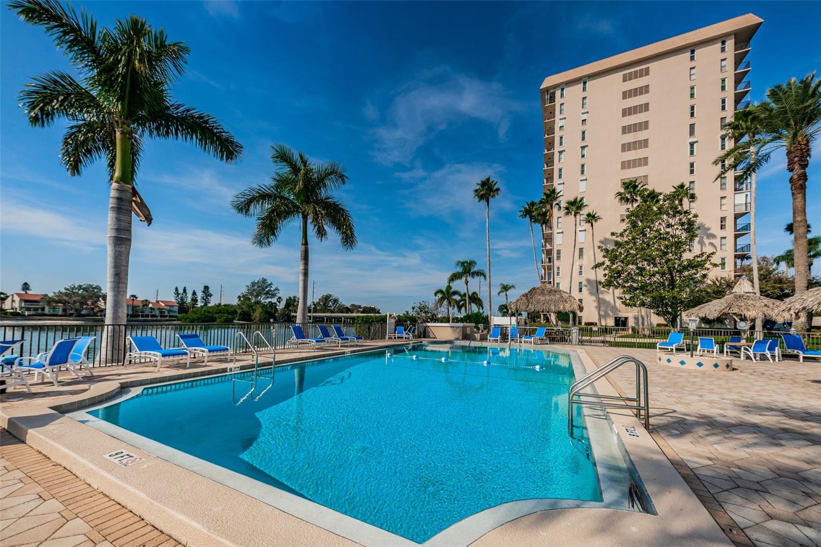 5200 BRITTANY DR S #510