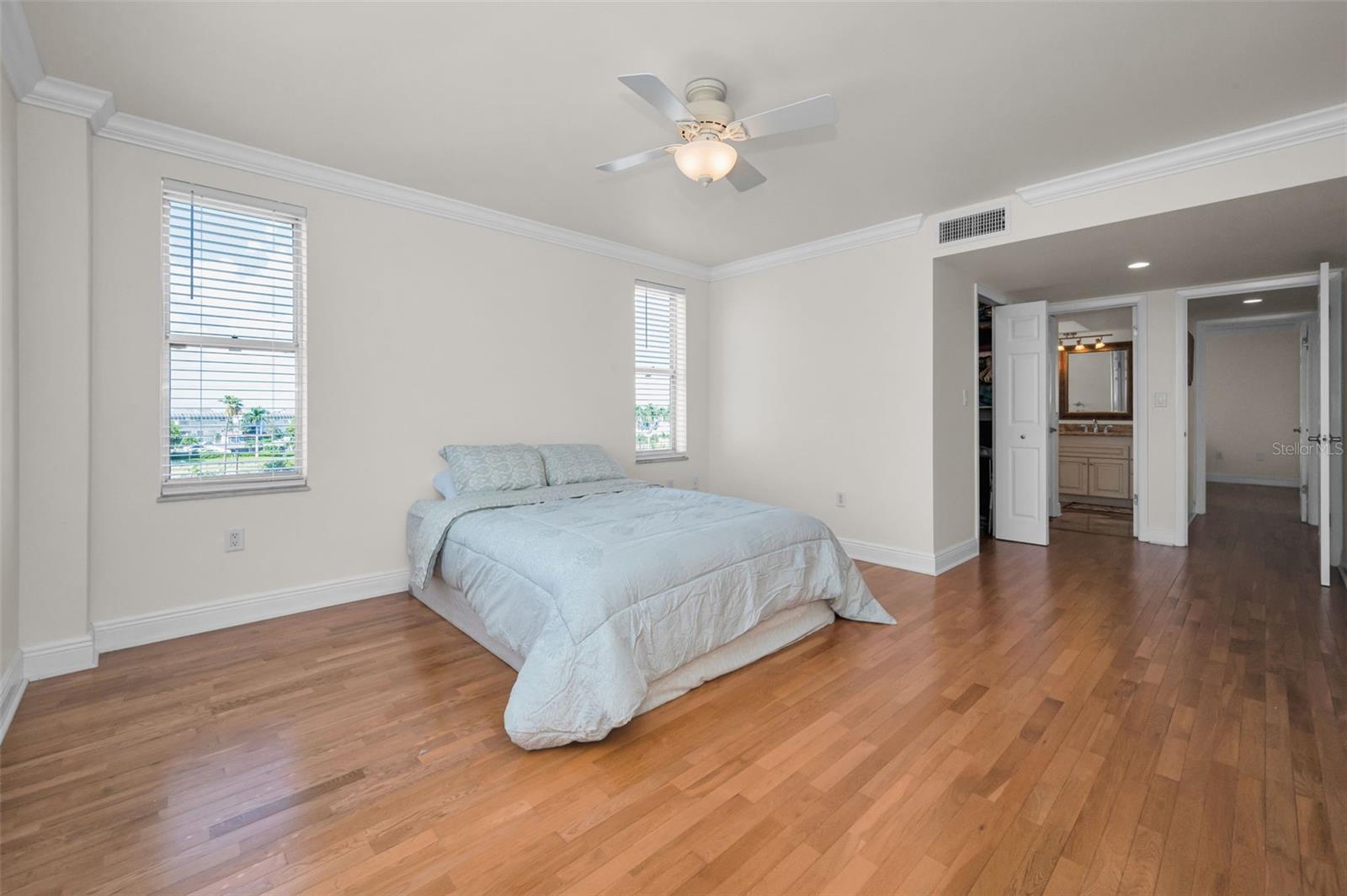 5200 BRITTANY DR S #510