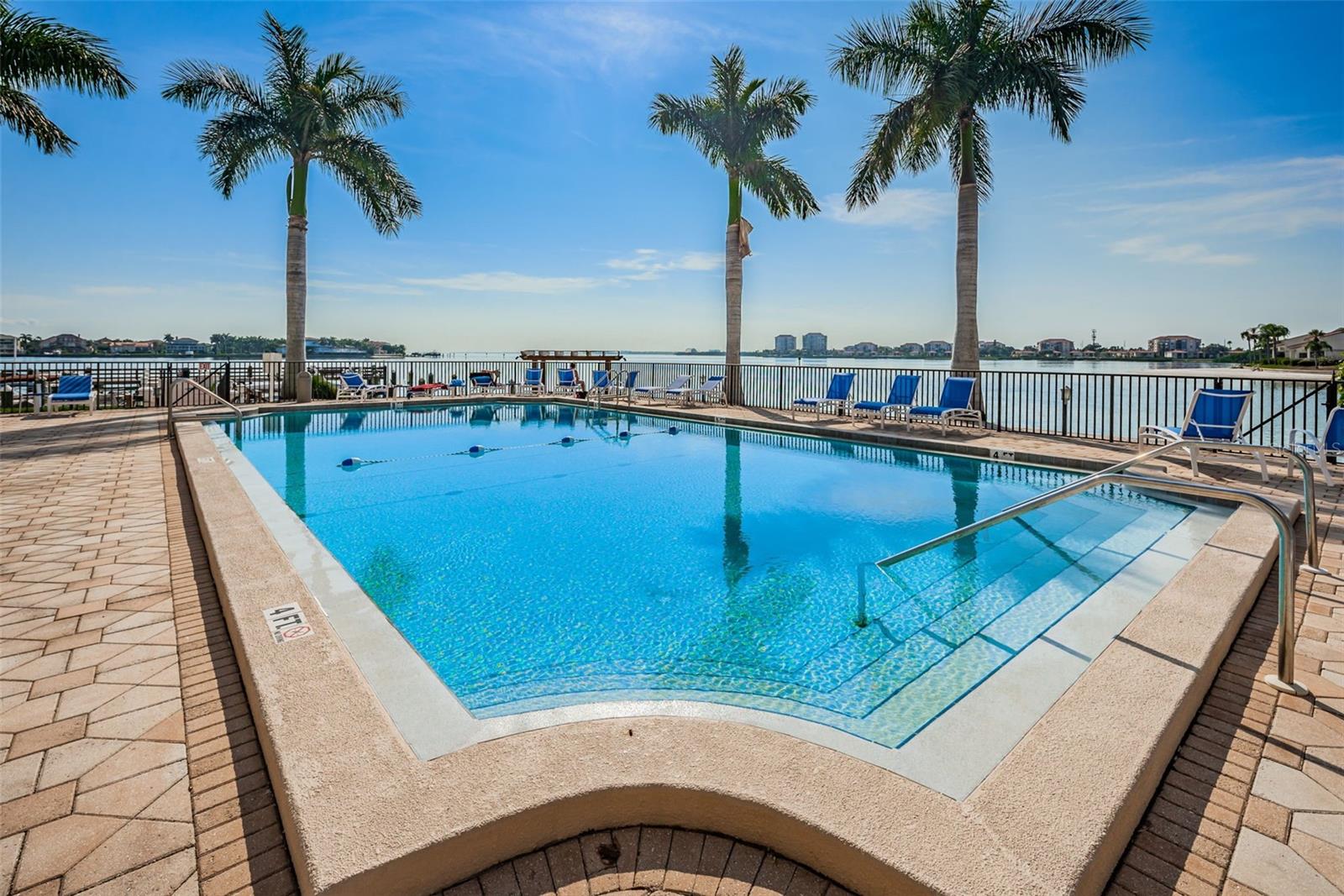 5200 BRITTANY DR S #510