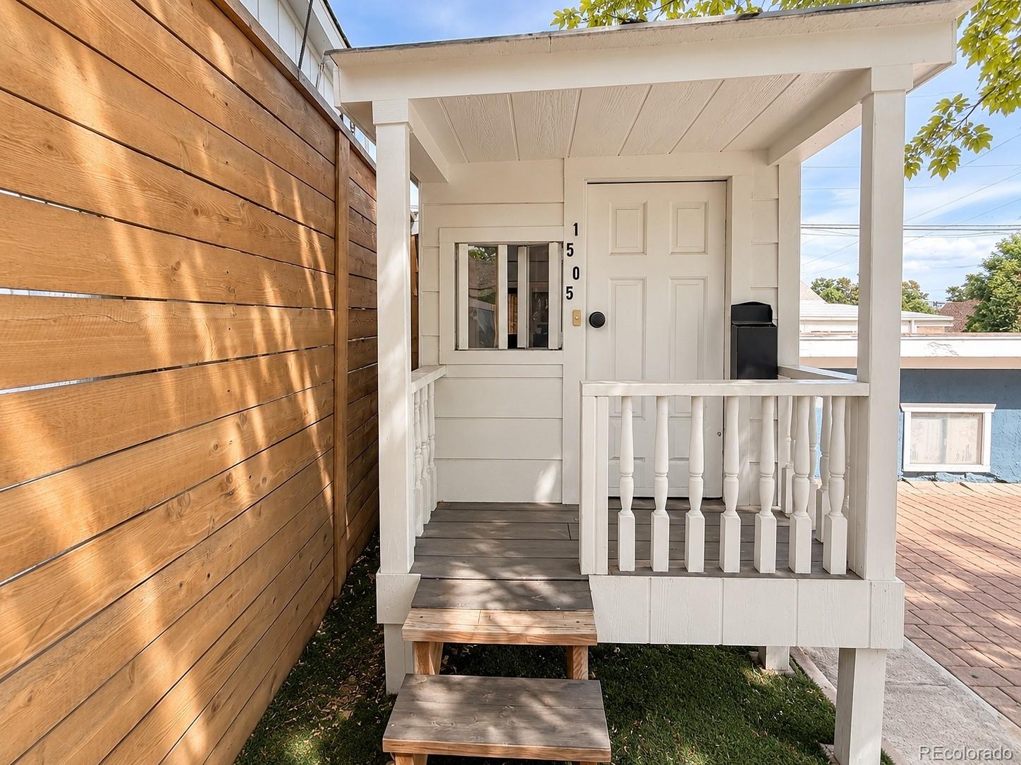 1505 W Alaska Place